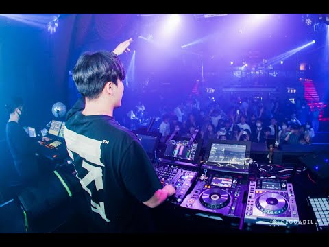 ID (Vip Mix) vs. Viva La Vida vs. Red Lights (jeonghyeon Mashup)