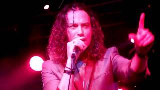 Constantine Maroulis~Favorite T-Shirt.mp4
