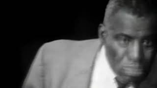 Killing Floor performed by Howlin&#39; Wolf