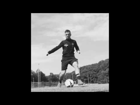 Men of Soccer | Simon Handle