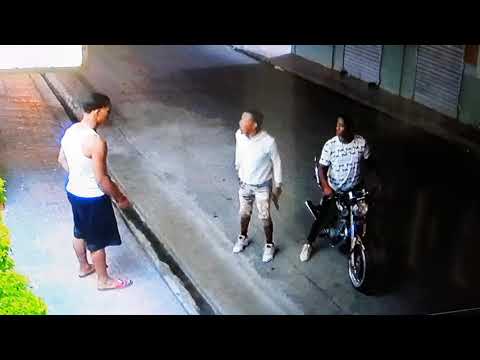 atraco y robo en la C/ Bermudez esquina Luperon, sector Villa Verde, ciudad La Romana Rep. Dom.(1)