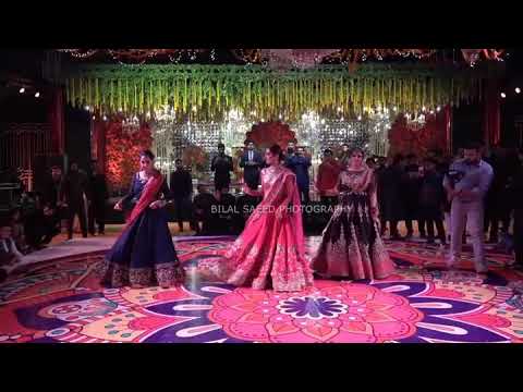 Maya Ali dancing on Chunnari Chunnari on her brother's shendi (full video)