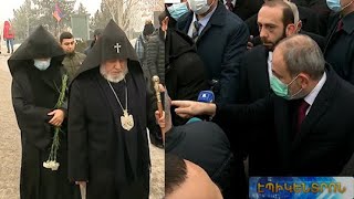 Բանակի օրը «Եռաբլուր»-ում.հոգևոր դասը պանթեոն է այցելել վարչապետից հետո
