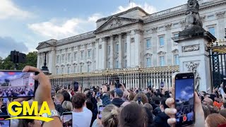 'God Save the Queen' sang outside Buckingham Palace after Queen Elizabeth II's death l GMA