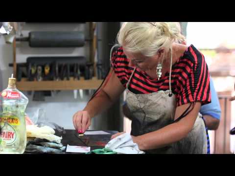 Lykkebobler - en liten film om Bjørg Thorhallsdottir og hennes egen cava