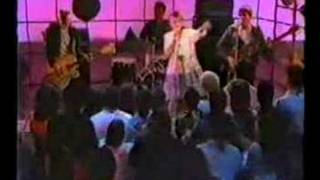 Bow Wow Wow - Do You Wanna Hold Me (performance 1983)