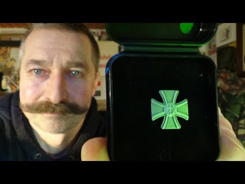 Das Veteranenabzeichen der Bundeswehr bekommen