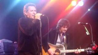 Bajo la lluvia - Miguel Ríos y Quique González