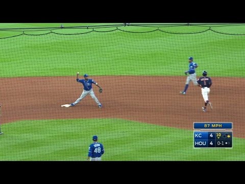 KC@HOU: Soria induces inning-ending double play