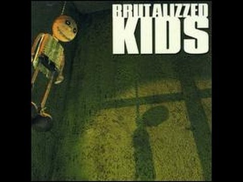 Buscando droga - Brutalizzed kids