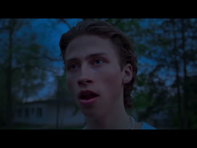 Video zu 'Rote Flaggen' ansehen Video zu 'Rote Flaggen' ansehen