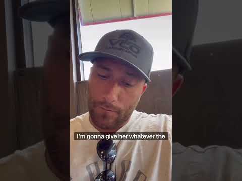 Tipping what the bill is at the Waffle House #thegoodboss #blessed #tip #viral