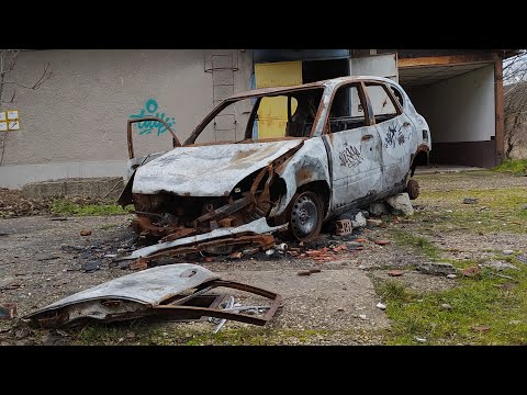 Roncsok a Placcon 1. - A kiégett Daihatsu a Pàlyaudvaron S0301