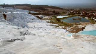 preview picture of video 'Turkey 2010, Pamukkale calcium terraces'