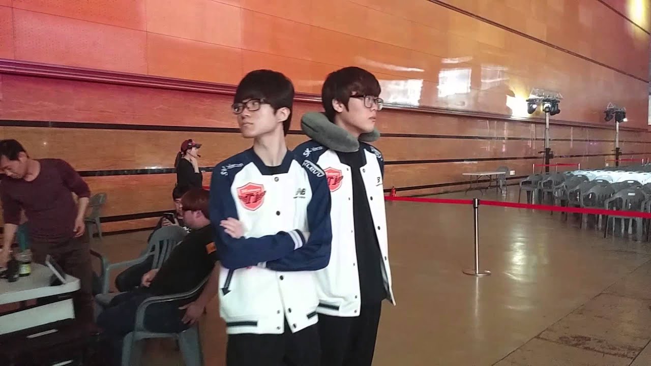 Liên Minh Huyền Thoại: Faker ngại ngùng khi bắt gặp máy quay