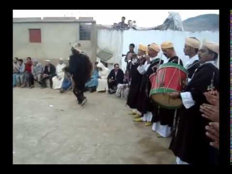 بوجلود وشخشوخ يرقصون على نغمات الغيطة الجبلية jbala maroc