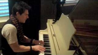 MIGGS performs &quot;Sincerity&quot; off the upcoming album &quot;Wide Awake&quot;