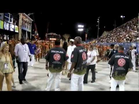 Apresentação Viviane e bateria Furiosa no desfile das campeãs - Salgueiro 2012