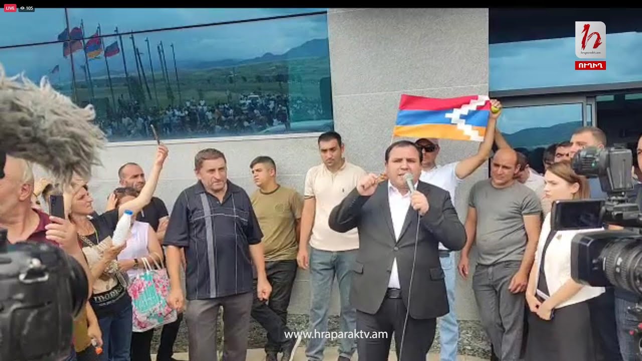 #Ուղիղ. Արցախցիները երթով շարժվել են ռուս խաղաղապահների տեղակայման վայր