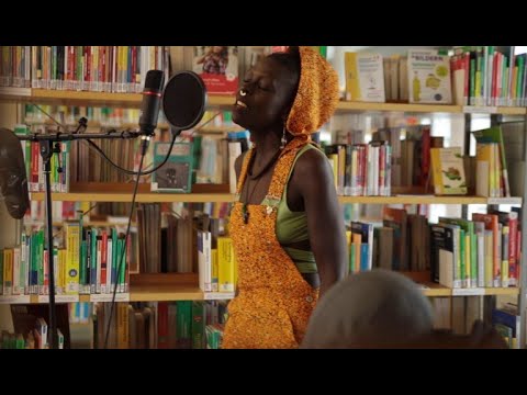 Jaqee Nakiri  -  Acoustic mini gig,  ( Shelves Gigs - Berlin  )