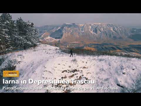 Piatra Secuiului și satul Rimetea, văzute de pe Vf. Ardașcheia, Trascău