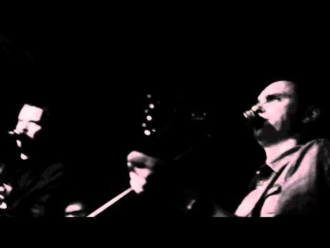 De Eneste To - "De Gode Gamle Dumme Unge" - Live fra V58