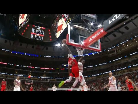 How was Chris Boucher able to dunk this!