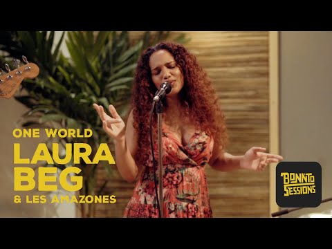 Laura et les Amazones - One World