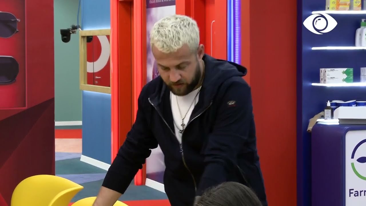 Luizi diskuton me Kiarën: Mëso të flasësh!