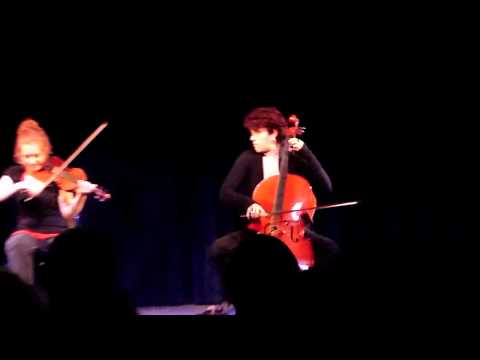 Ars 2011 - Poufs à cordes