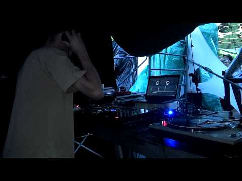 Alienduch DJ set à la soirée Music Activist 15 juin 2013 au col du barioz Savoie.