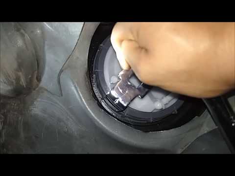 COMO CAMBIAR LA BOMBA DE GASOLINA A UN RENAULT MEGANE 2