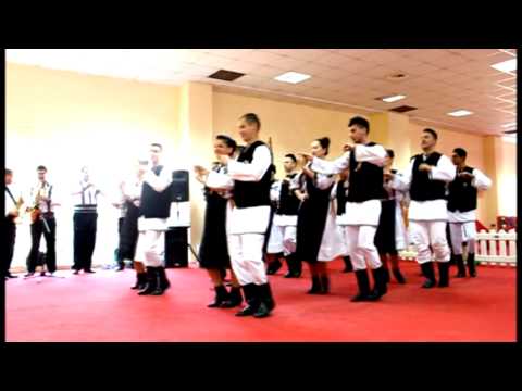 Ansamblul folcloric „Floare de Colţ" din Galda de Jos, la Targul de Turism al Romaniei