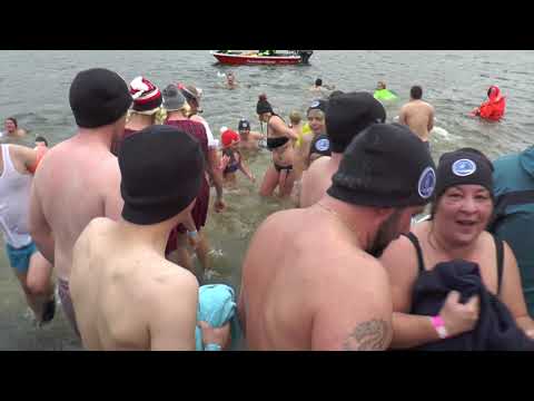 Neujahrsschwimmen im Edersee 2019