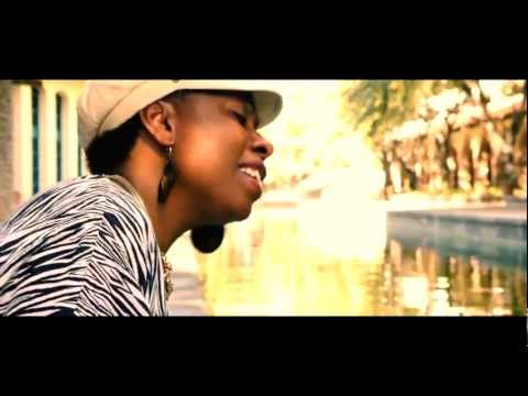 Mai Banda - Mwari Mune Tsitsi - (Official Video)