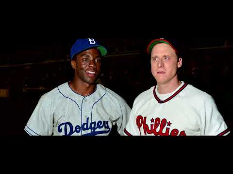 42 (2013) - Jackie and Chapman bury the hatchet.