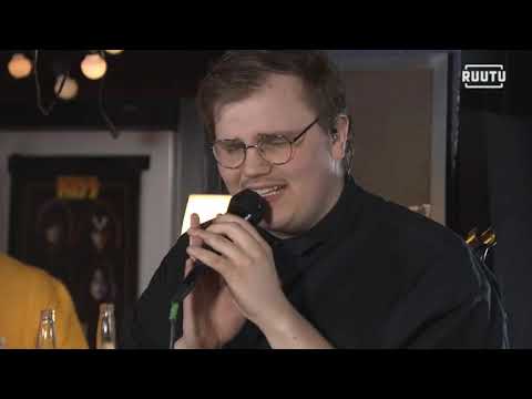 Pyhimys ft. Aksel Kankaanranta - Jättiläinen @ Ruutu Live 14.5.2020
