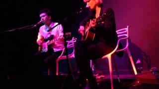 The Raveonettes "Christmas Song (acoustic)"