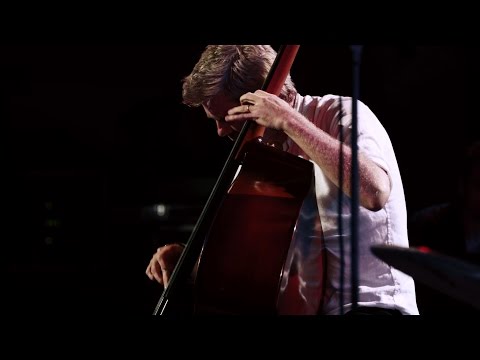 Kyle Eastwood - Boogie Stop Shuffle - Jazz à Ramatuelle 2016 - 4K