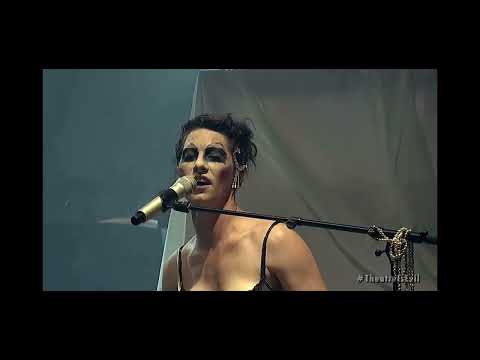 Amanda Palmer and the Grand Theft Orchestra - Smile (live in New York City)