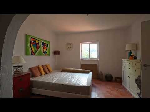 MORADIA T4 em Gaveto e 2 Apartamentos Independentes – Charneca da Caparica