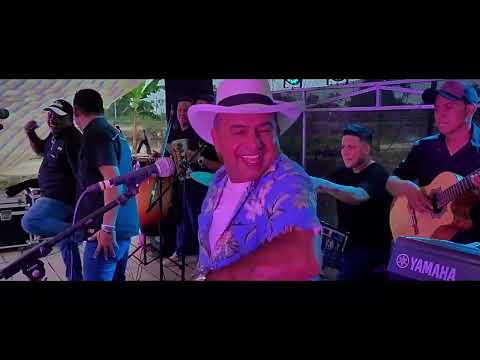 Mix en vivo Valentin y Su Combo