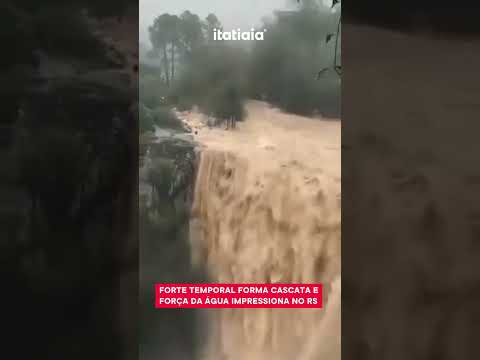 FORTE TEMPORAL FORMA CASCATA E FORÇA DA ÁGUA IMPRESSIONA NO RS