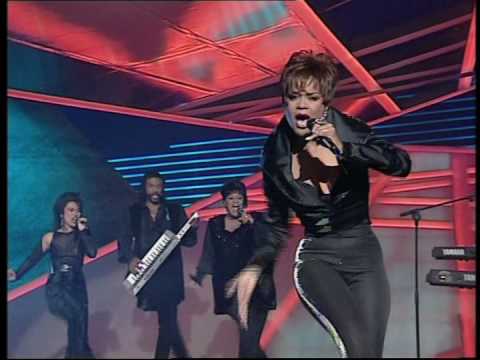 Ruth Jacott sings "Vrede"