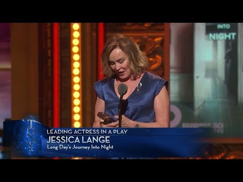 Acceptance Speech: Jessica Lange - Best Leading Actress in a Play (2016)