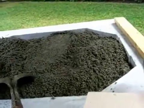 How to Make Insulating Perlite Concrete for a Wood Oven