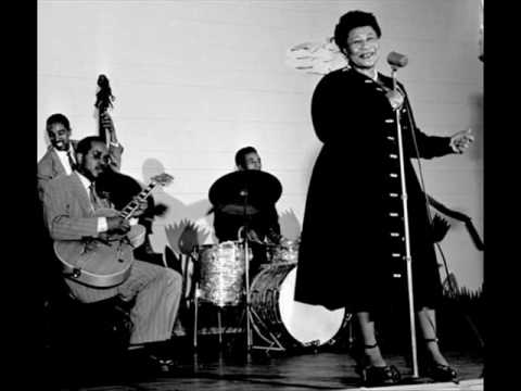 Ella Fitzgerald / Lester Young / Oscar Peterson: Lester Leaps In (Young, 1940)