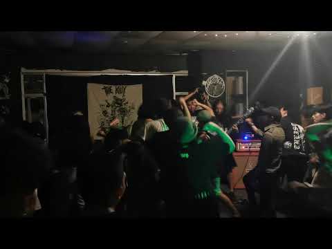 Xyresic live at The Key, Melaka