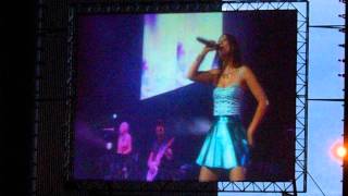 Victoria Justice - Shake (Live)