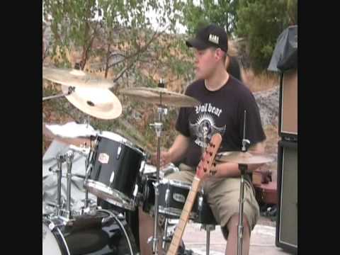 Acid Elephant - Sway (live at Onnenpyörä 2010)